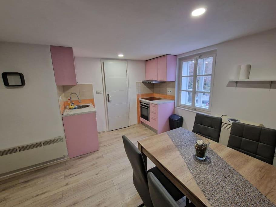 זאגרב Apartman Rose מראה חיצוני תמונה